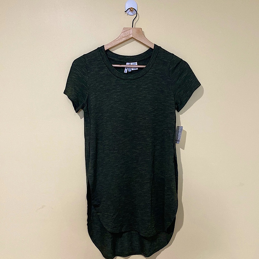NWT MUDD Junior’s Sweater-Knit Shirttail Tunic T-Shirt in Olive Green, Size S